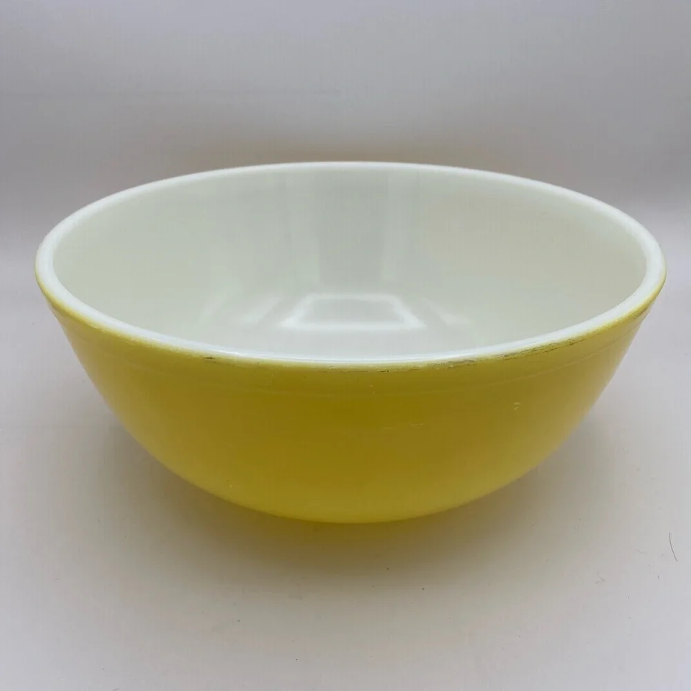 Pyrex Yellow Mixing Bowl #404 Primary Colors 4 Qt Large Nesting MCM Vintage